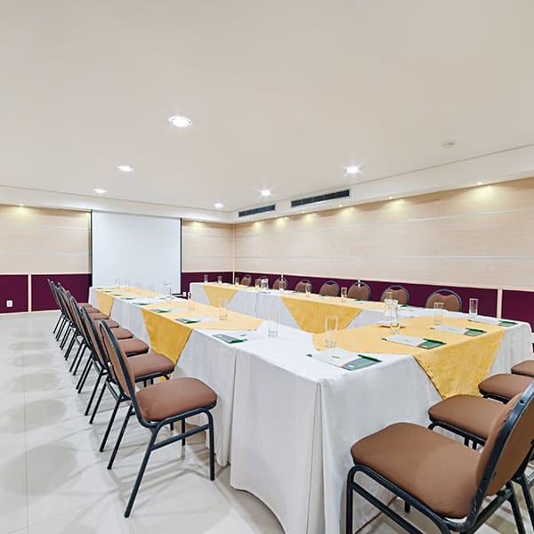 Salones para eventos sociales y corporativos en el Hotel Arizona Suites, el espacio ideal en Cúcuta para reuniones exitosas