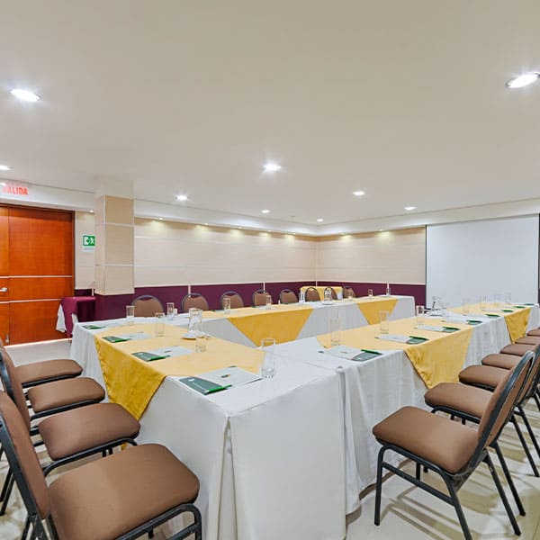 Salones para eventos sociales y corporativos en el Hotel Arizona Suites, el espacio ideal en Cúcuta para reuniones exitosas