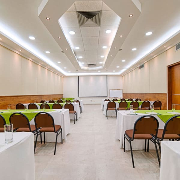 Salones para eventos sociales y corporativos en el Hotel Arizona Suites, el espacio ideal en Cúcuta para reuniones exitosas